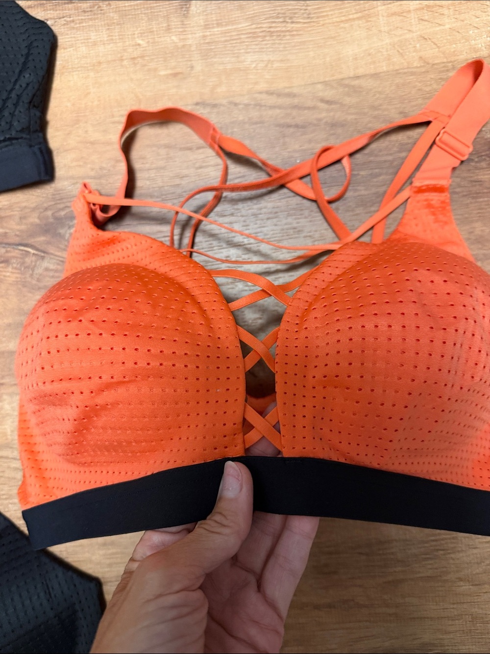 Victoria Secret Sports Bra 36C- pick 2 colors for $15 or 1-$10 - Picture 4 of 11